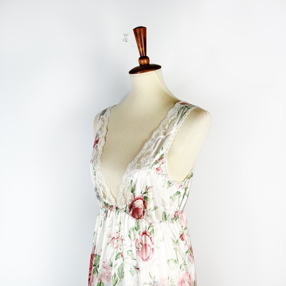 Vintage Lorraine floral satin long nightgown deep neckline lace trim Size small - Picture 3 of 9